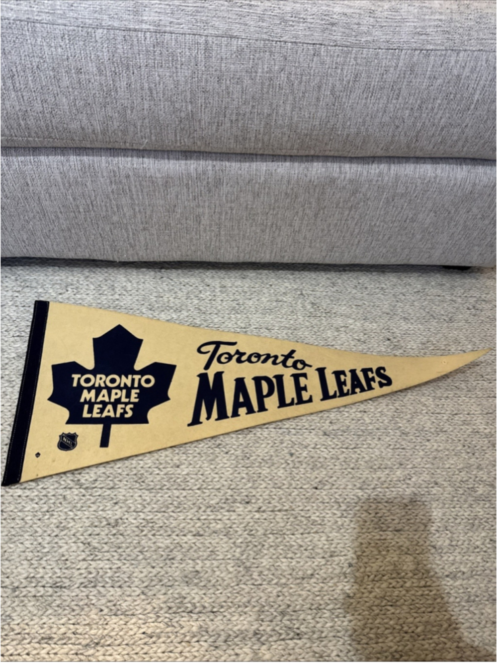 1970'S 1980'S TORONTO MAPLE LEAFS NHL HOCKEY PENNANT FLAG NICE!!